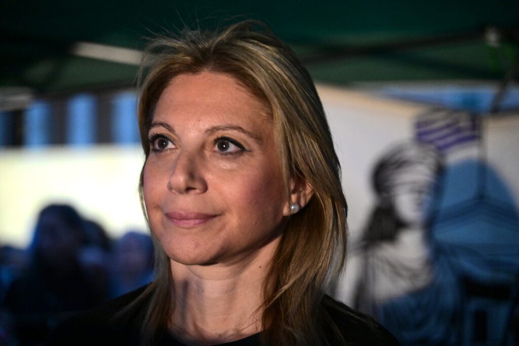 «Ξεφουσκώνει» η Καρυστιανού, επανακάμπτει το ΠΑΣΟΚ - Τι δείχνει νέα δημοσκόπηση