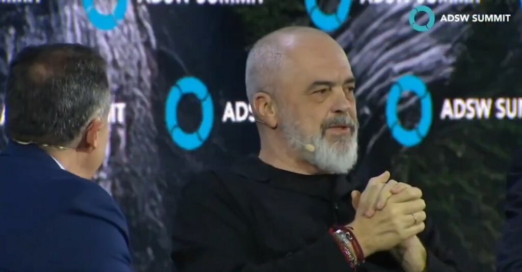 Ο Ράμα δεν σταματά να προκαλεί: Γιατί είναι «μισή» η «συγγνώμη» του μετά τα σχόλια για Ελλάδα, Πλάτωνα κι Αριστοτέλη