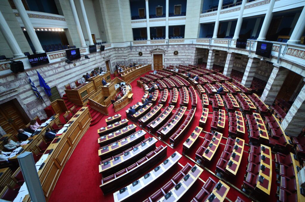 Η ωρολογιακή βόμβα του ασφαλιστικού: Η οικονομική θηλιά δεν επιτρέπει στους Έλληνες να αποταμιεύσουν για τη σύνταξη
