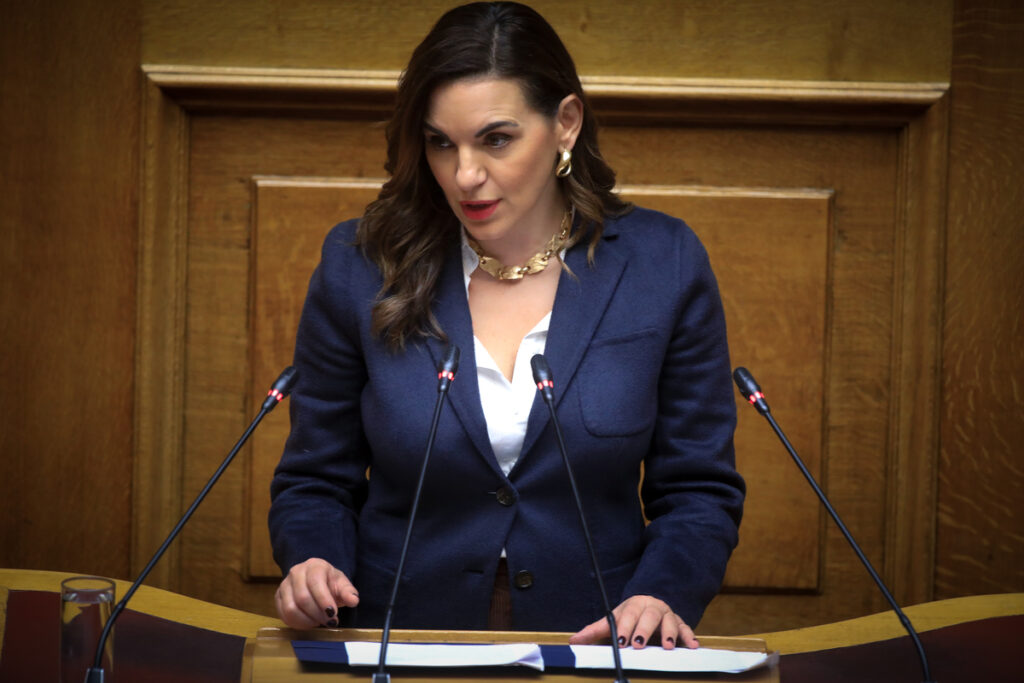Τι προβλέπει τελικά η διαβόητη ρύθμιση για την συνεπιμέλεια παιδιών που αξιοποίησε η Όλγα Κεφαλογιάννη