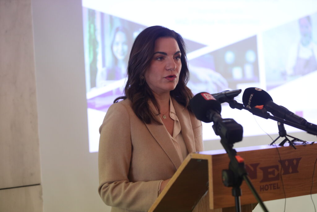 Προσπάθειες για να ξεχαστεί η υπόθεση Κεφαλογιάννη αλλά η «βάση» της ΝΔ το βλέπει αλλιώς - «100-0» τα αρνητικά σχόλια