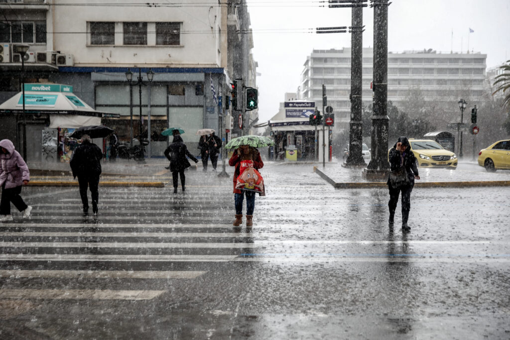 Κακοκαιρία σε εξέλιξη: Πορτοκαλί alert από την ΕΜΥ, αλλά τα φαινόμενα επιμένουν (vid)