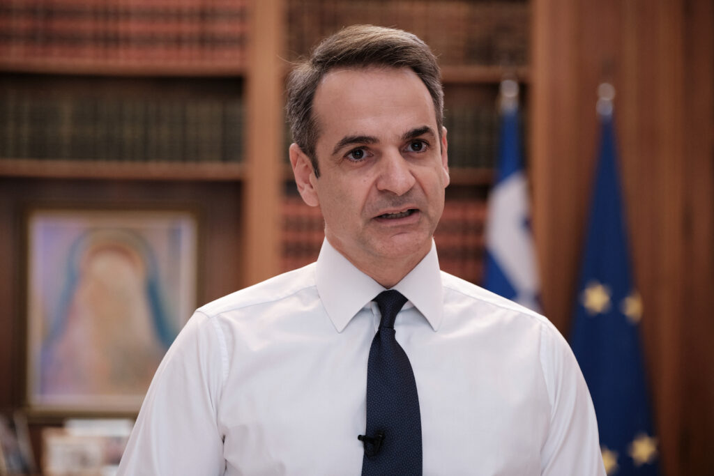 Μονιμότητα στη φτώχεια, χωρίς μόνιμους δημόσιους υπαλλήλους θέλει ο Μητσοτάκης