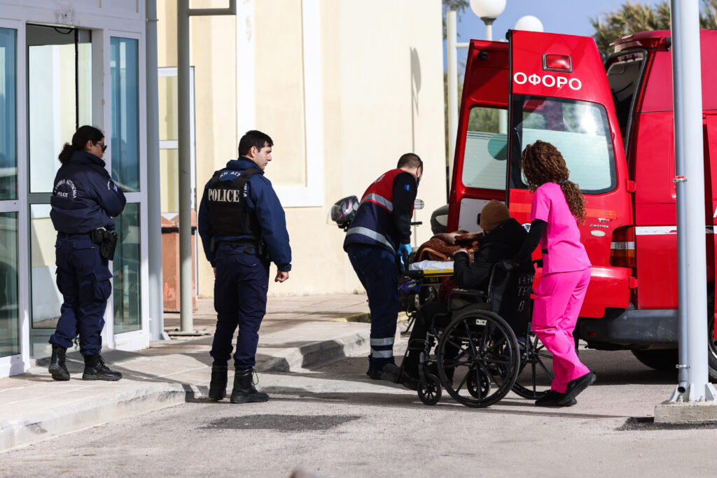 Ερωτήματα για το ναυάγιο με νεκρούς στη Χίο: Τα κενά και οι αντιφάσεις στα αίτια της τραγωδίας