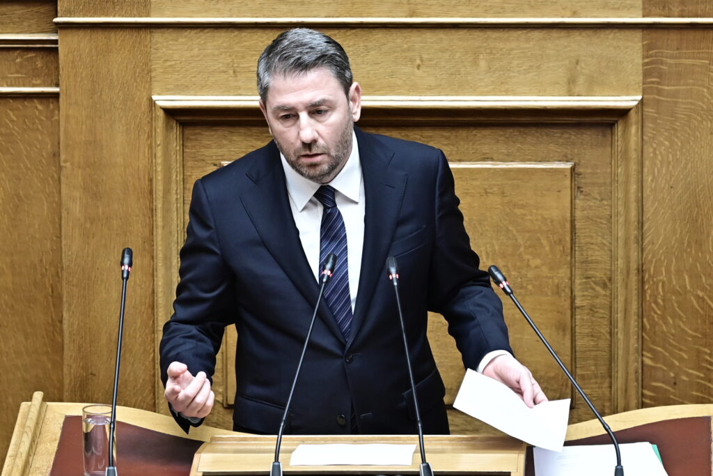 Η 4η θέση φέρνει τον Νίκο Ανδρουλάκη με την πλάτη στον τοίχο