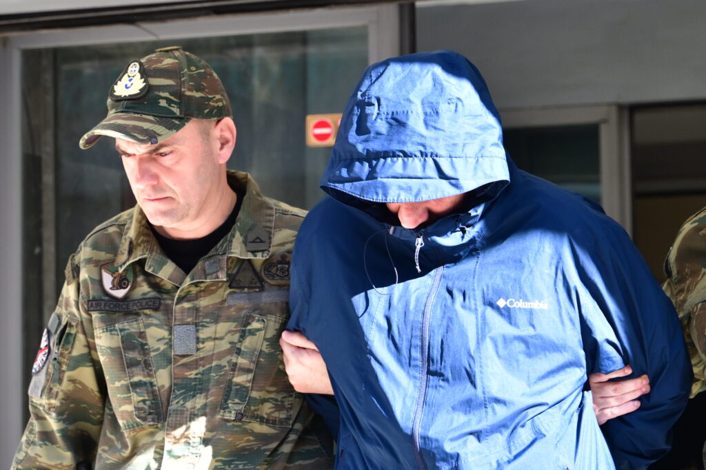 Υπόθεση κατασκοπείας: Το μυστήριο με το δεύτερο πρόσωπο που αναζητούν οι αρχές