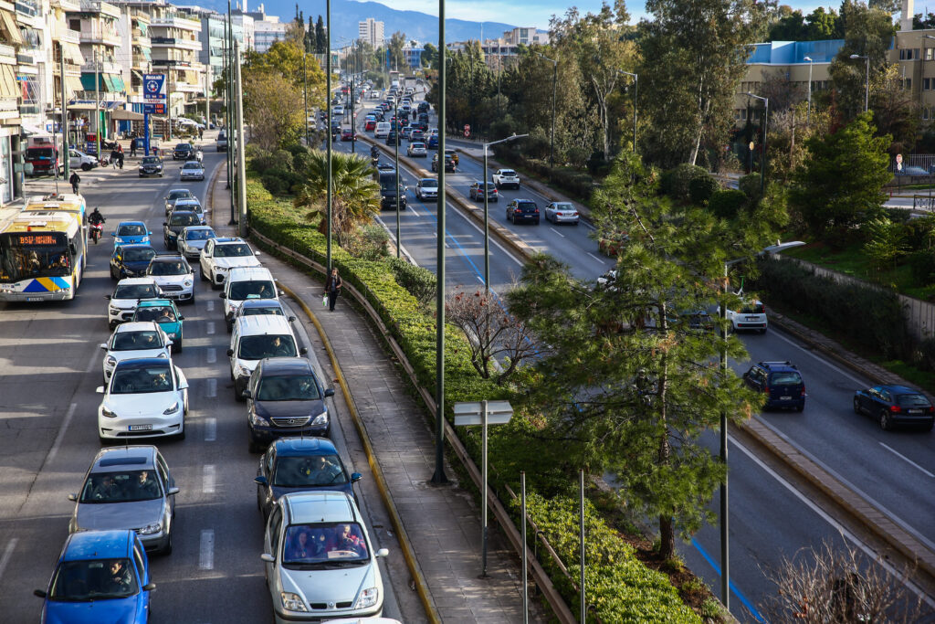 10.000.000 αυτοκίνητα στο Ψηφιακό Μητρώο Οχημάτων: Για ποιους έρχονται βαριές καμπάνες