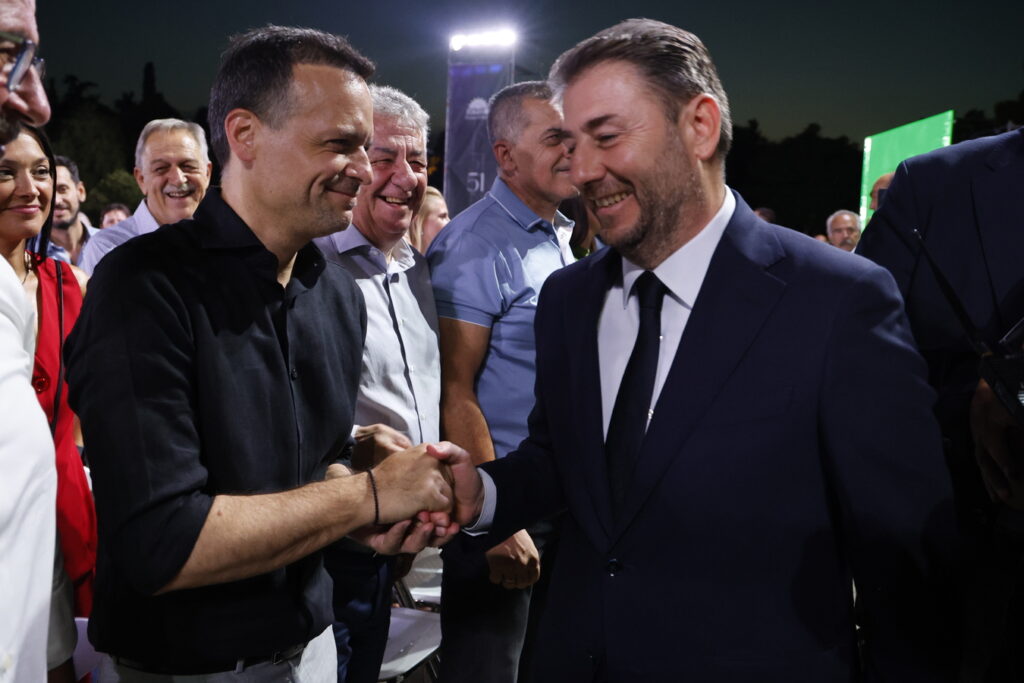 Εμφύλιος στο ΠΑΣΟΚ για τον «αλγόριθμο Ανδρουλάκη»: Οι «φωνές» του Δούκα από την ΚΟΕΣ και η οριστικοποίηση της ρήξης