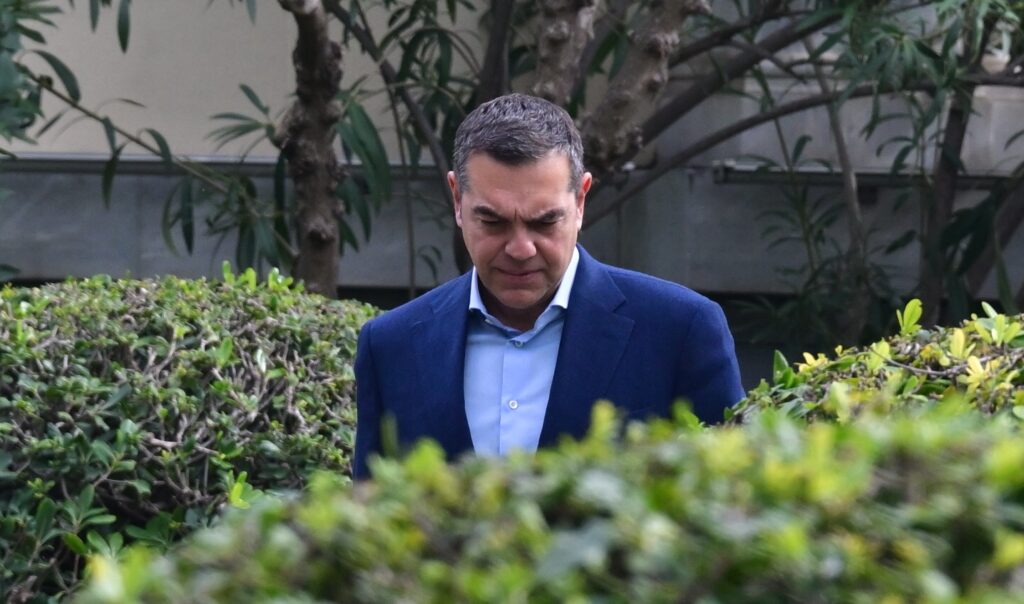 Ο Τσίπρας απαντά στον Στουρνάρα: «Δεν έχει πρόβλημα να ψεύδεται ασύστολα»