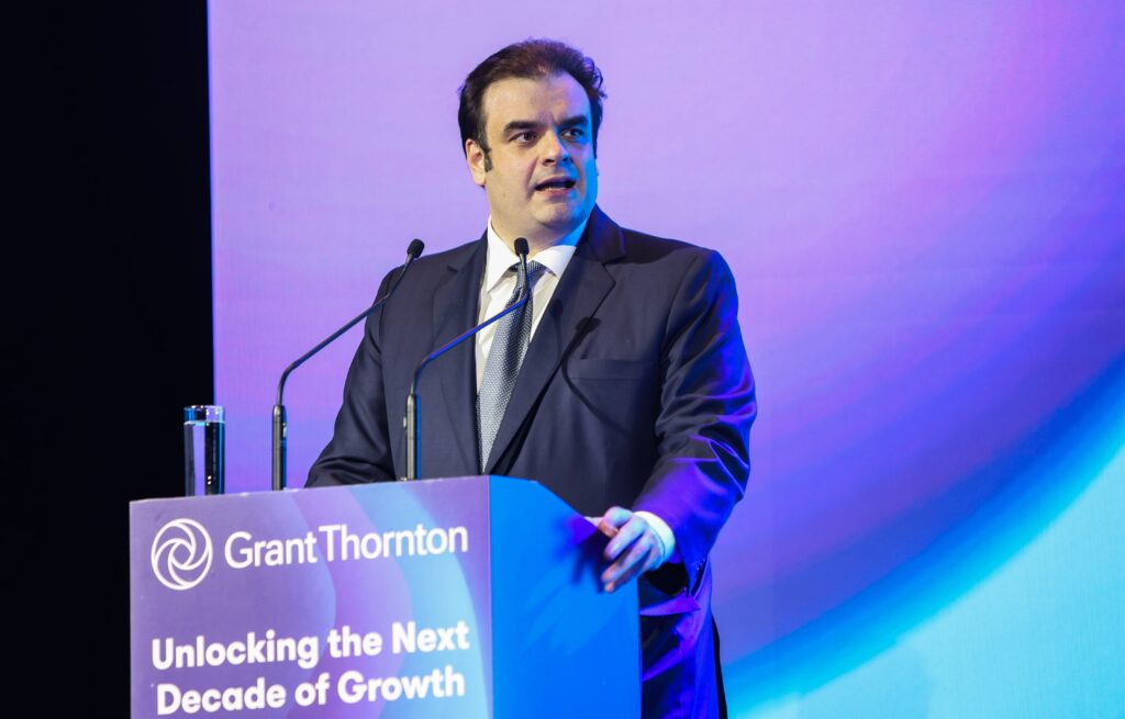 Φρένο στον δημοσιονομικό εκτροχιασμό: Τι είναι το συνταγματικό όριο στο χρέος που θέλει να θεσπίσει η κυβέρνηση