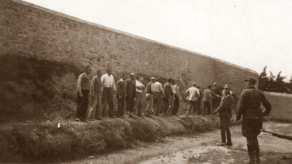 Οι φωτογραφίες από το σκοπευτήριο της Καισαριανής και το πολιτικό τραύμα