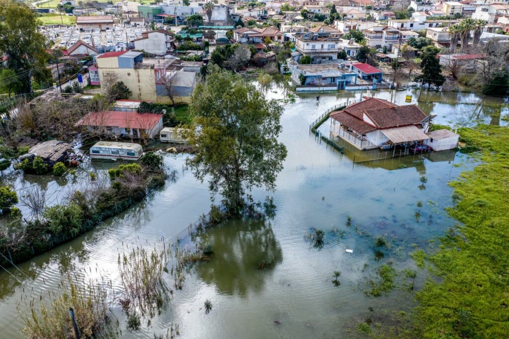 Ηλεία: Πλημμύρισαν Πηνειός και Αλφειός - Καταστροφές σε καλλιέργειες και οικισμούς (Εικόνες)