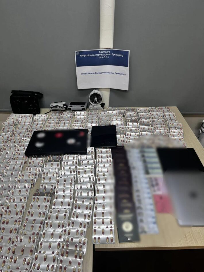Χιλιάδες χάπια και δεκάδες κλοπές: Στα χέρια της Αστυνομίας κύκλωμα παράνομου εμπορίου (Εικόνες)