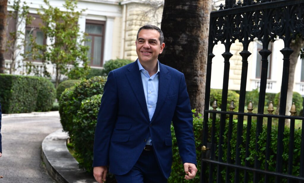 Εκπλήξεις και ανατροπές: Αυτά είναι τα 7 πρώτα ονόματα που κλειδώνουν στο νέο κόμμα Τσίπρα