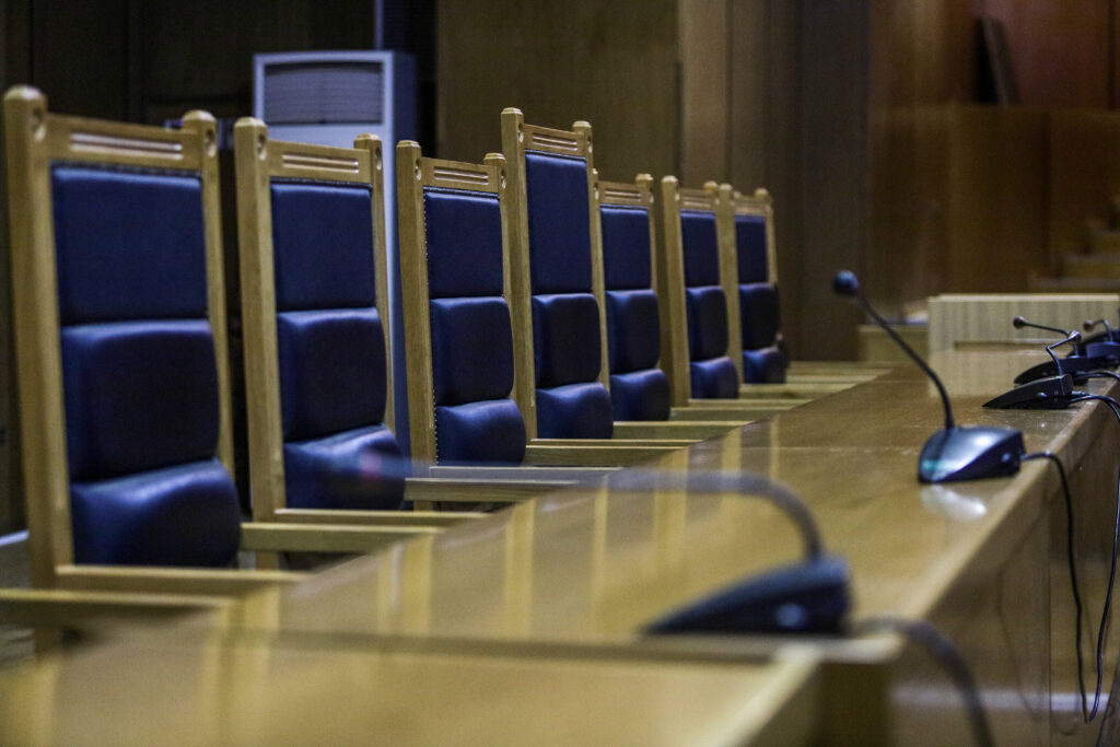 Ηχηρό ράπισμα στην κυβέρνηση η παραίτηση του εφέτη Ευαγγελάτου - Άνοιξε ο ασκός του Αιόλου