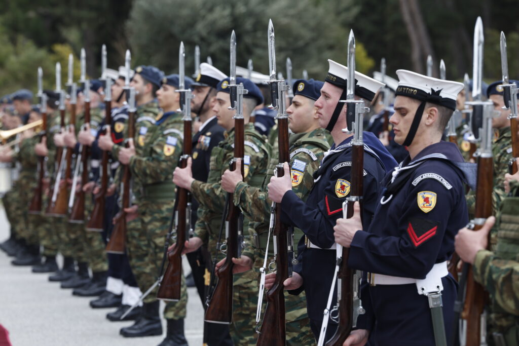 Φάκελος αναβολές στον στρατό: Ποιες κόβονται και ποιες δυσκολεύουν με τα νέα μέτρα