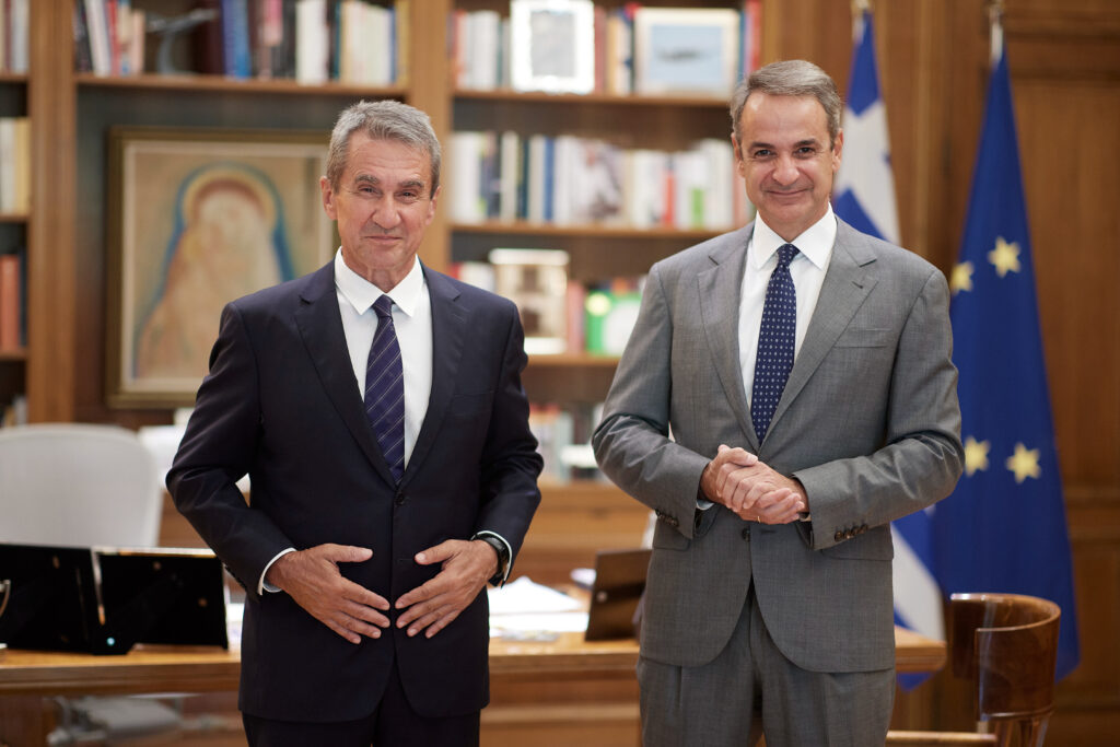 Εμπρός Ανδρέα για μια Νέα Δημοκρατία νέα...
