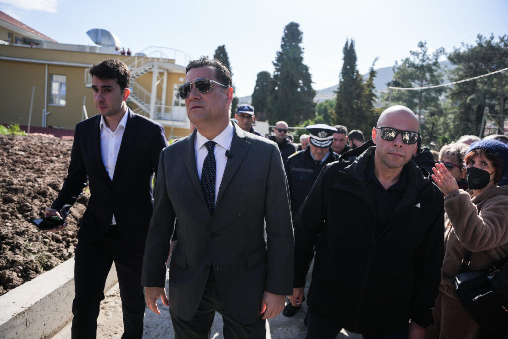 Άδωνις Γεωργιάδης: Βρέθηκε το βίντεο- ντοκουμέντο με τη γροθιά του γιατρού