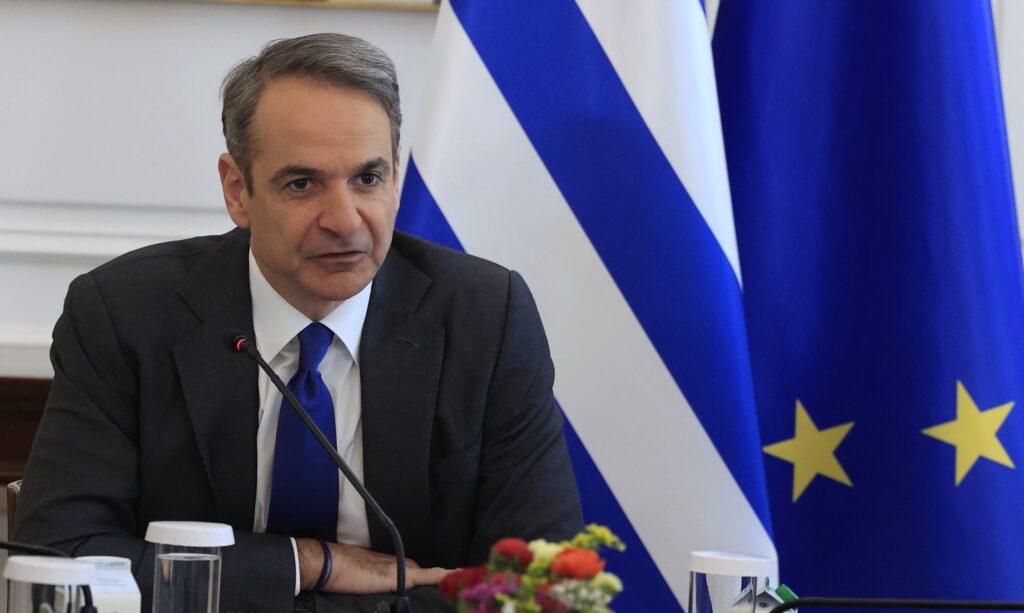 Τον θεωρεί πλέον πολιτικό του αντίπαλο: Ο Μητσοτάκης σηκώνει το γάντι και απαντάει στον Αντώνη Σαμαρά