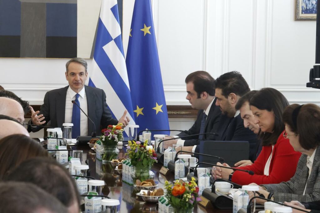 Σκληρό μήνυμα Μητσοτάκη σε Σαμαρά: Ποιοι είναι οι «επαγγελματίες ανησυχούντες» και γιατί τους καλεί να μην ταράζονται;
