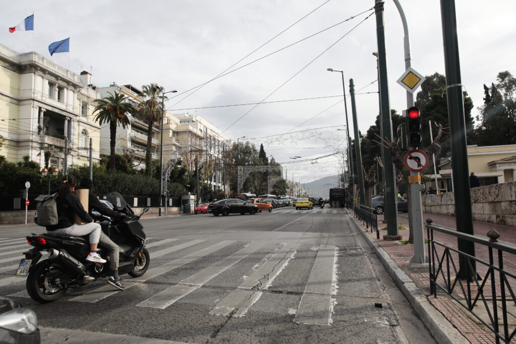 Επιτρέπεται από σήμερα (26/02) η αναστροφή στη Λεωφόρο Αμαλίας