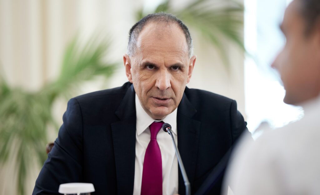 «Off the record»: Η δήλωση - μνημείο Γεραπετρίτη, τα έσοδα των βουλευτών που αυξάνονται και η μεταγραφή του ΠΑΣΟΚ
