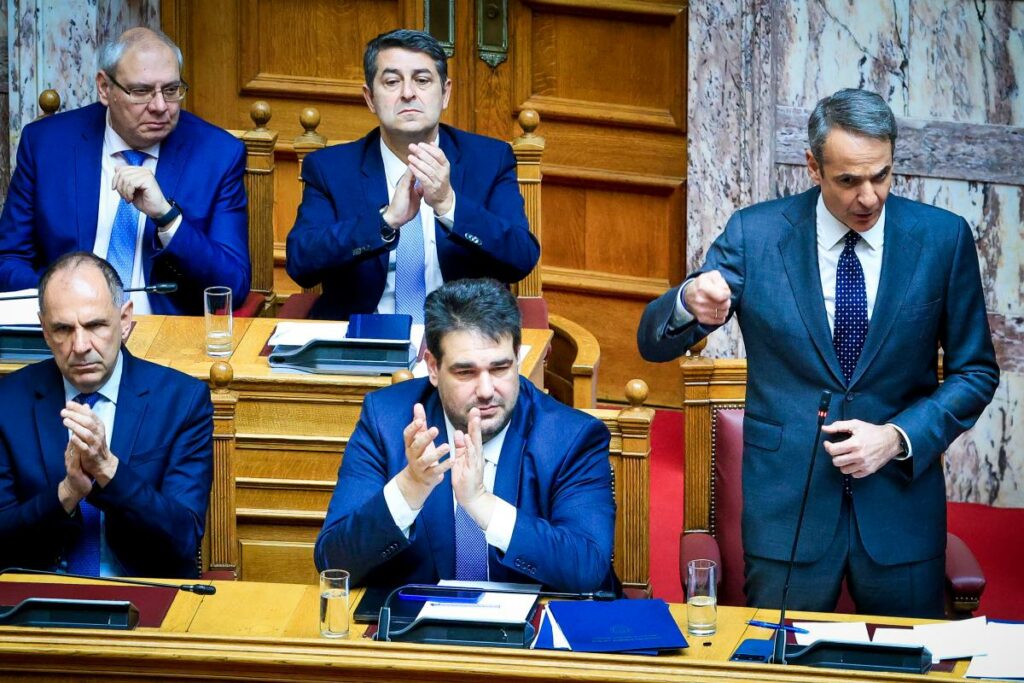 Μητσοτάκης στη Βουλή: «Ίσως ήμουν προσβλητικός για τις φακές» - Το αιχμηρό καρφί για τους «πατριώτες της φακής»