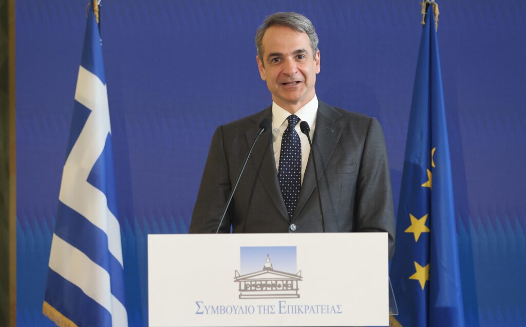 «Off the record»: Ο Μακρόν «κάρφωσε» τον Μητσοτάκη, οι εγγυήσεις που δεν έδωσε ο Κυρανάκης και το Fuel Pass που οδηγεί σε εκλογές