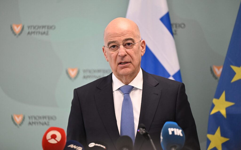 «Off the record»: Από το ΠΑΣΟΚ στη ΝΔ, το καρφί Δένδια, η προβοκάτσια και η επίθεση στον Σάντσεθ
