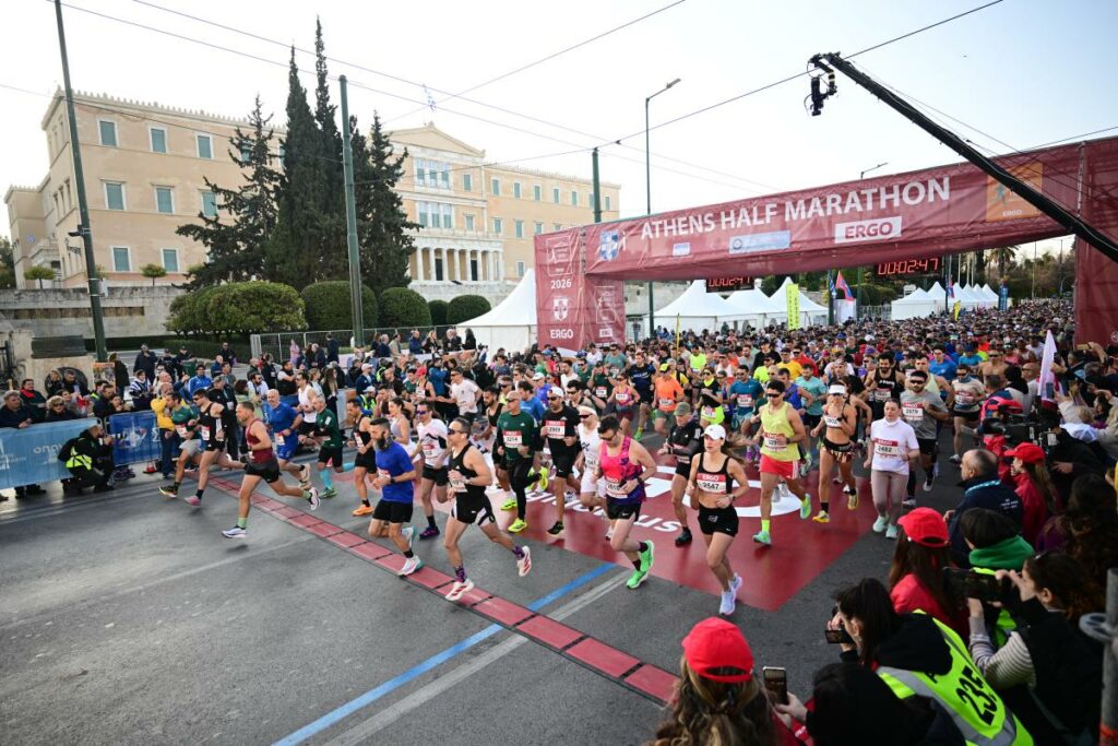 Κυριακή ταλαιπωρίας για οδηγούς - Μπλόκο σε δεκάδες δρόμους της Αθήνας για τον Ημιμαραθώνιο - Τι αλλάζει σε ΜΜΜ και διαδρομές