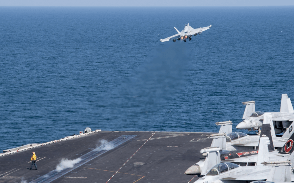 Τι έγινε στην πραγματικότητα με το drone που απείλησε το αεροπλανοφόρο Abraham Lincoln