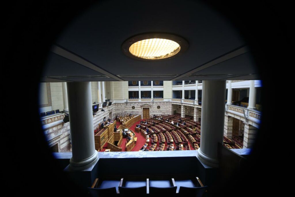 Υπερψηφίστηκε στην Επιτροπή η ενεργειακή σύμβαση με την κοινοπραξία Chevron - HELLENiQ Energy
