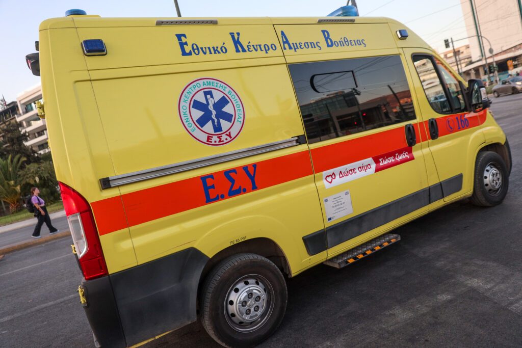 Μία νεκρή και ένας τραυματίας, σε σύγκρουση ΙΧ με ταξί