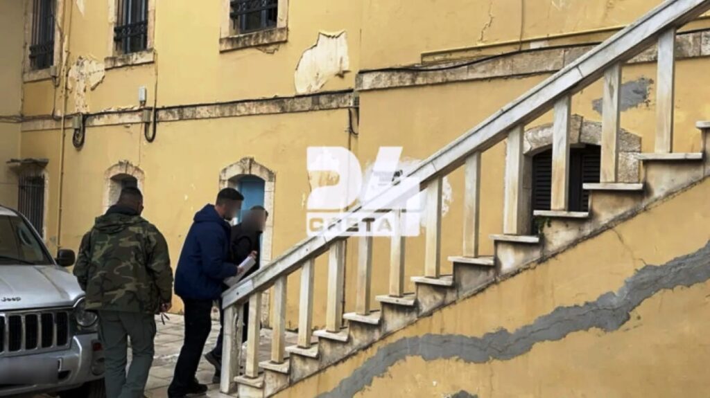 Θρίλερ κατασκοπείας στη Σούδα: Στον εισαγγελέα Πολωνός που φωτογράφιζε πλοία -  Tι ισχυρίστηκε