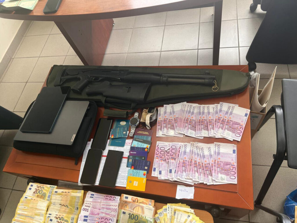Κύκλωμα-σοκ: Πώς έφερναν αλλοδαπούς και τους κρατούσαν «φυλακισμένους» σε όλη την Ελλάδα (Εικόνες)