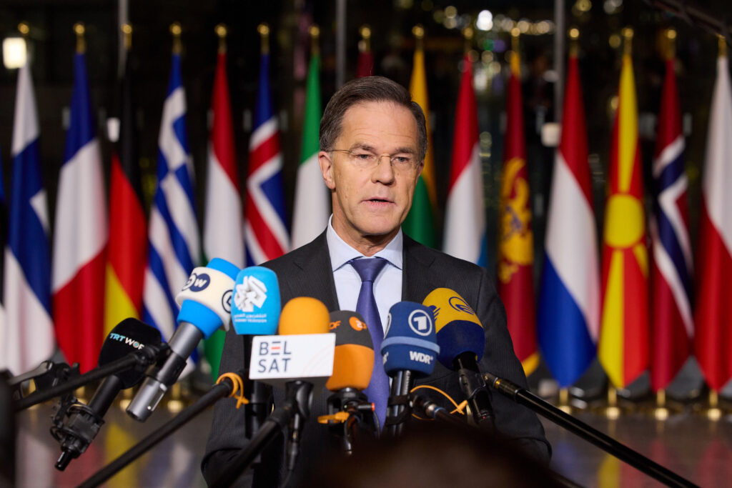 Μαρκ Ρούτε: Να ανοίξουν ξανά τα Στενά του Ορμούζ