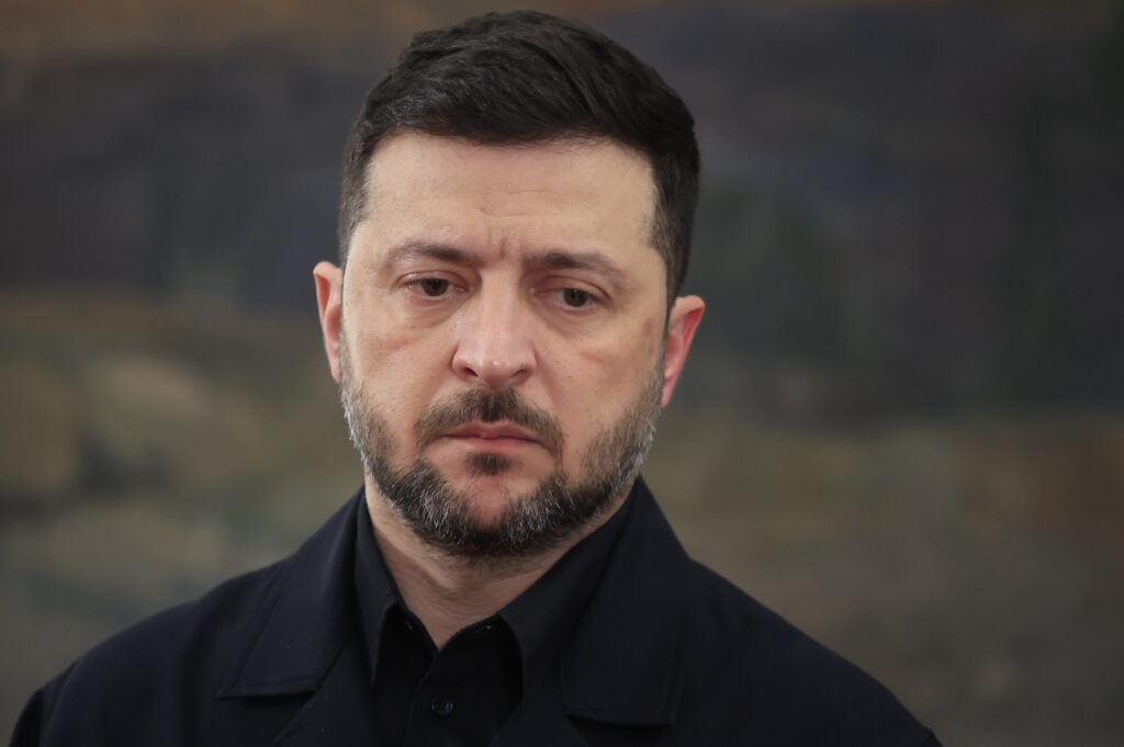Ο Ζελένσκι, παρέχει την ουκρανική τεχνογνωσία στη Βρετανία, για την ασφάλεια των βάσεων της, στην Κύπρο