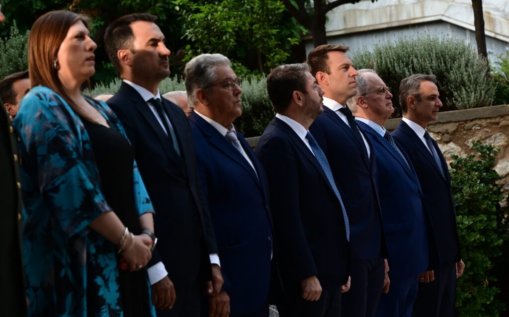 «Εξώστης»: Μια παραίτηση, τρεις αποχωρήσεις και η Ντόρα