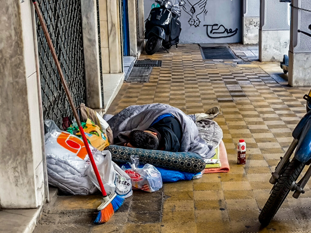 ΕΛΣΤΑΤ: Υπό τον φόβο της φτώχειας 2,8 εκατ. Έλληνες