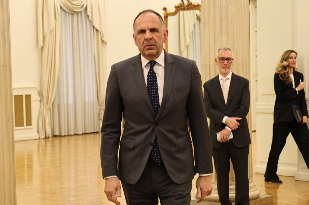 Γιώργος Γεραπετρίτης: Επέστρεψαν με ασφάλεια πάνω από 2.000 Έλληνες, από την εμπόλεμη ζώνη
