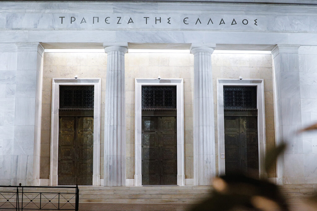 Το πρώτο αποτύπωμα του πολέμου στην ανάπτυξη: Χαμηλώνει ο πήχης για την ελληνική οικονομία το 2026
