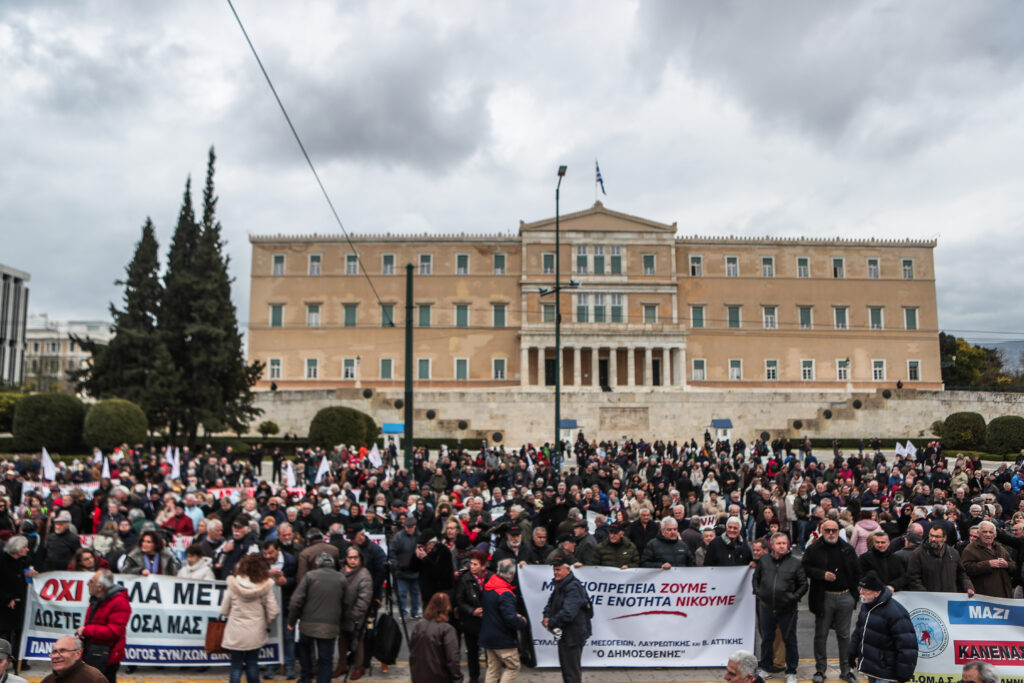 Στο Σύνταγμα θα πραγματοποιήσουν αντιπολεμικό συλλαλητήριο τα συνδικάτα την Παρασκευή 27 Μαρτίου