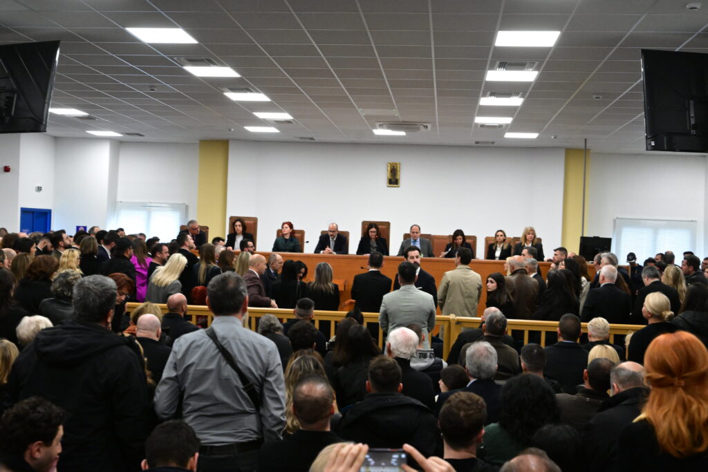 Μετά το φιάσκο στην έναρξη της δίκης τι ακολουθεί;