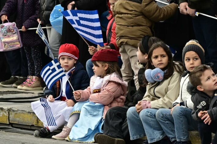 Μεγαλειώδης η στρατιωτική παρέλαση στην Αθήνα για την 25η Μαρτίου: Δύναμη ειρήνης η Ελλάδα (pics-vid)