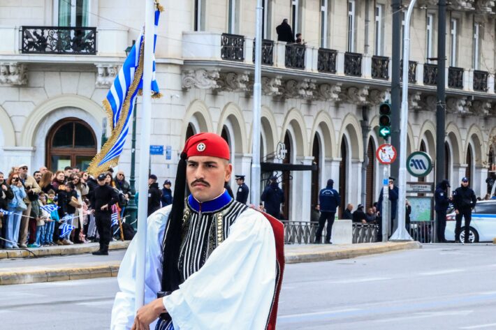 Μεγαλειώδης η στρατιωτική παρέλαση στην Αθήνα για την 25η Μαρτίου: Δύναμη ειρήνης η Ελλάδα (pics-vid)