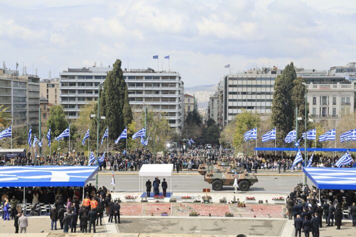 Μεγαλειώδης η στρατιωτική παρέλαση στην Αθήνα για την 25η Μαρτίου: Δύναμη ειρήνης η Ελλάδα (pics-vid)