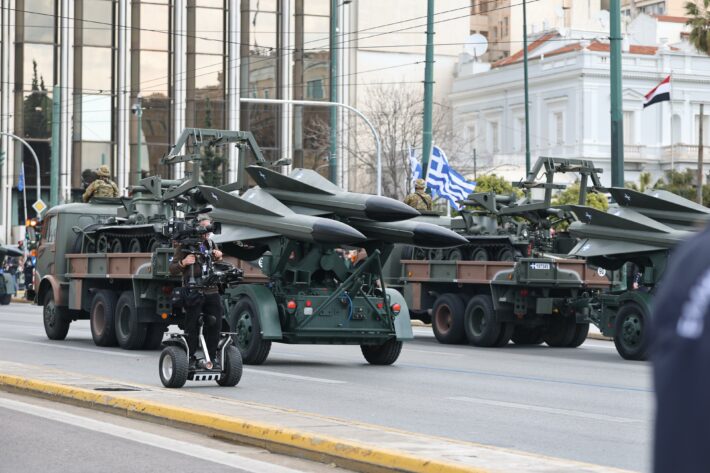 Μεγαλειώδης η στρατιωτική παρέλαση στην Αθήνα για την 25η Μαρτίου: Δύναμη ειρήνης η Ελλάδα (pics-vid)