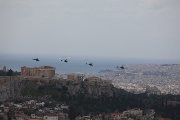 Μεγαλειώδης η στρατιωτική παρέλαση στην Αθήνα για την 25η Μαρτίου: Δύναμη ειρήνης η Ελλάδα (pics-vid)