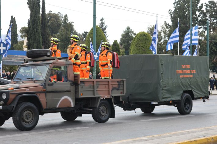 Μεγαλειώδης η στρατιωτική παρέλαση στην Αθήνα για την 25η Μαρτίου: Δύναμη ειρήνης η Ελλάδα (pics-vid)