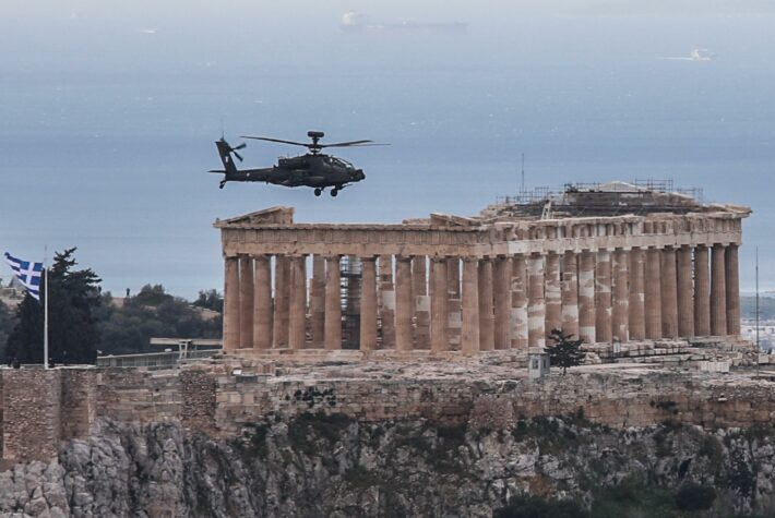 Μεγαλειώδης η στρατιωτική παρέλαση στην Αθήνα για την 25η Μαρτίου: Δύναμη ειρήνης η Ελλάδα (pics-vid)